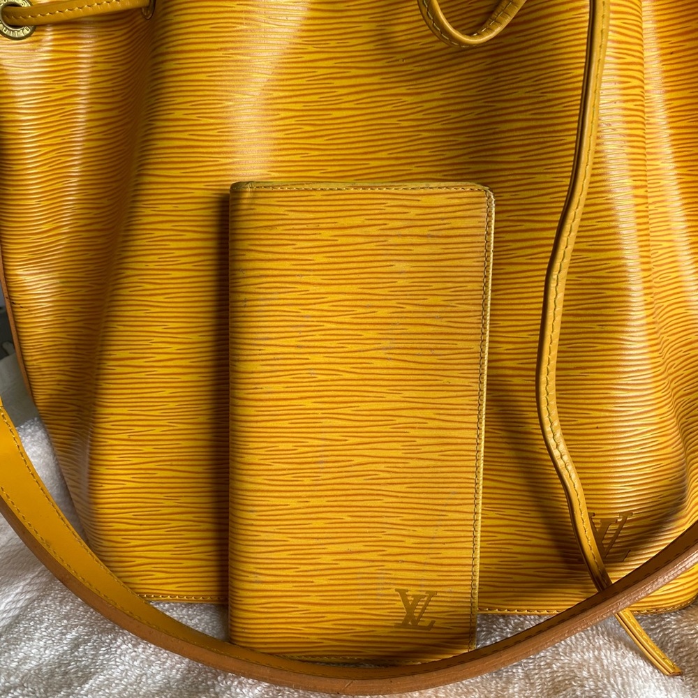 🎉SOLD🎉Louis Vuitton Epi Petite Noe Yellow